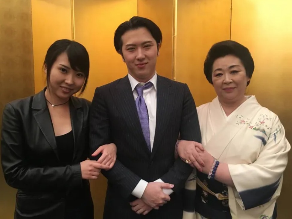 尾上松也の家族写真